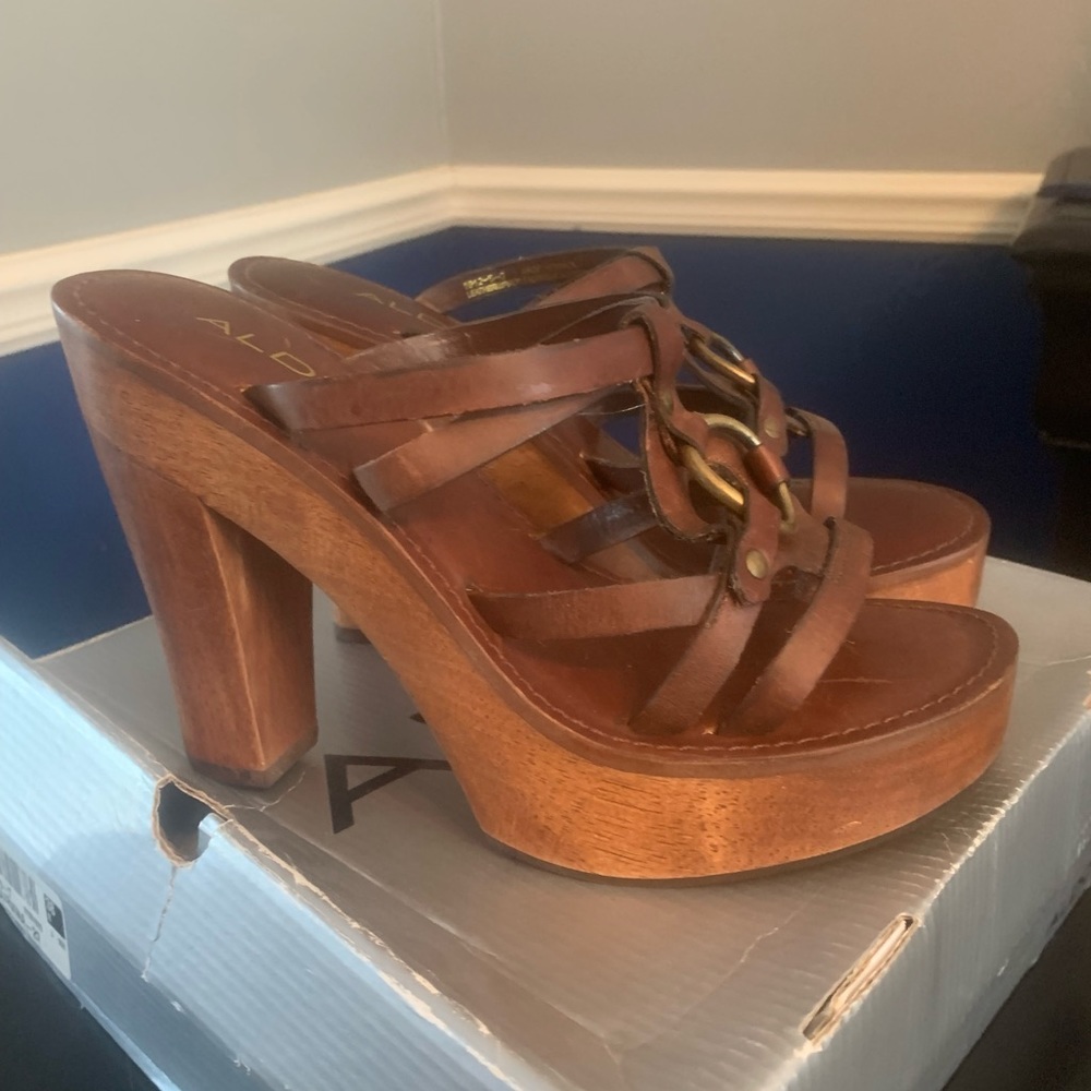 Adorable wooden clogs! Brown leather, never been worn. Perfect for summer! - Picture 3 of 6